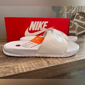 Brand New Nike Women Benassi Slides